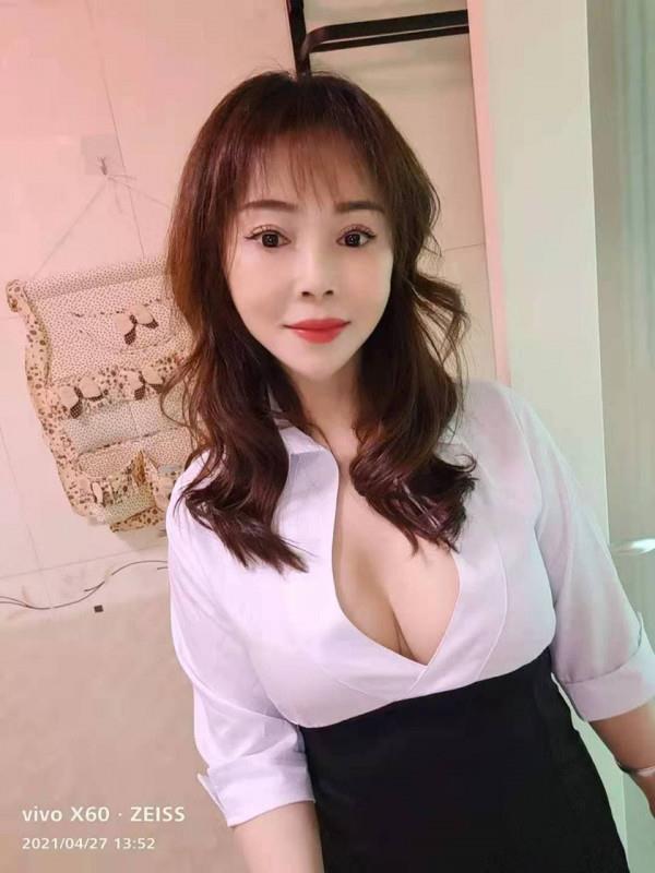 丰台轻熟大胸莹莹 第1张