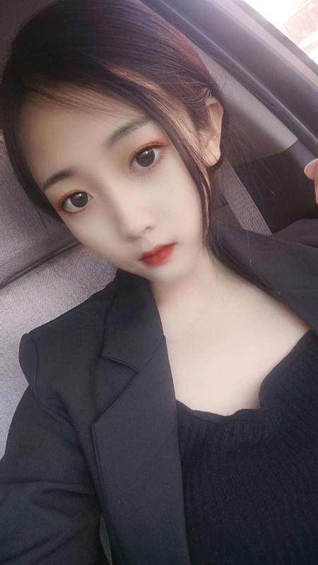 温柔如女友的粉嫩小姐姐 第2张