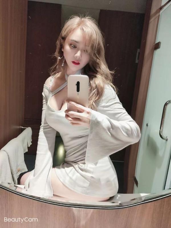 温柔清纯大胸美女 第2张