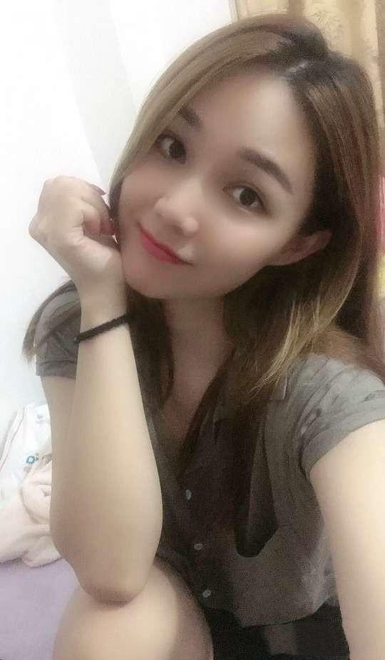 腰细腿长的美女 第1张