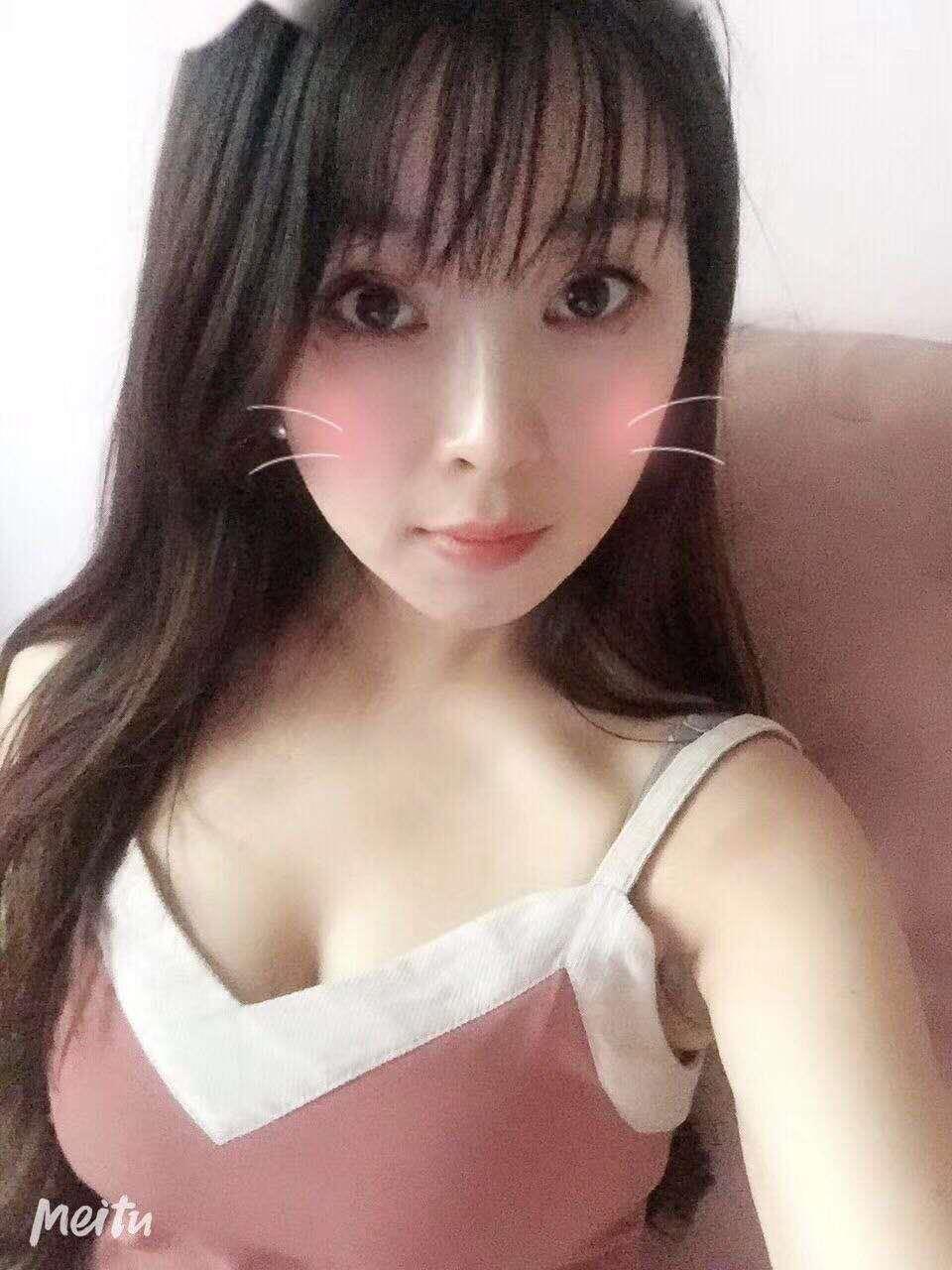 号称‘瑜伽教练’的白皙细腰丰乳妞!值57~ 第5张